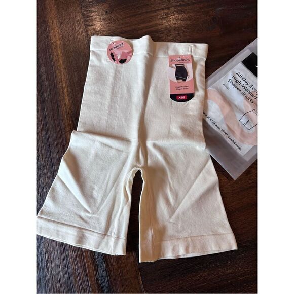 Shapermint Essentials All Day Every Day High-Waisted Shaper Shorts - Picture 2 of 11